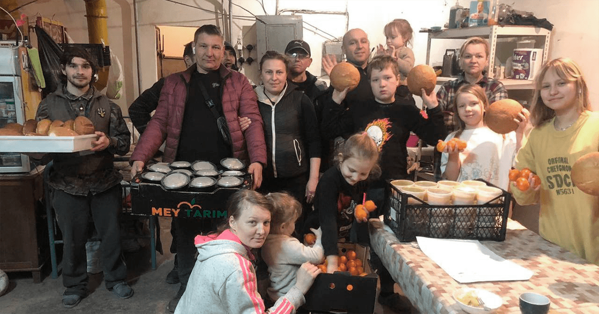 Techiia 基金会帮助乌克兰人在基辅和郊区进行食物供应。