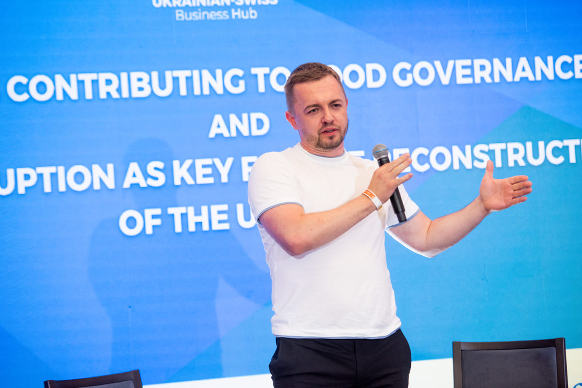 Олег Крот на конференции в Лугано